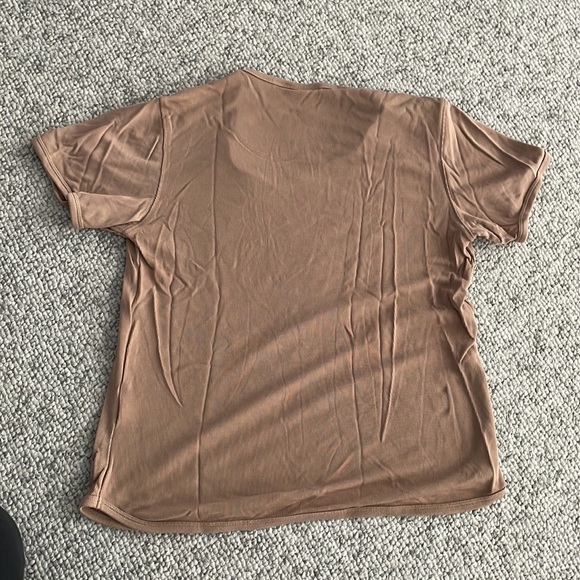 SOLD - Uniqlo t-shirt - Picture 3 of 3